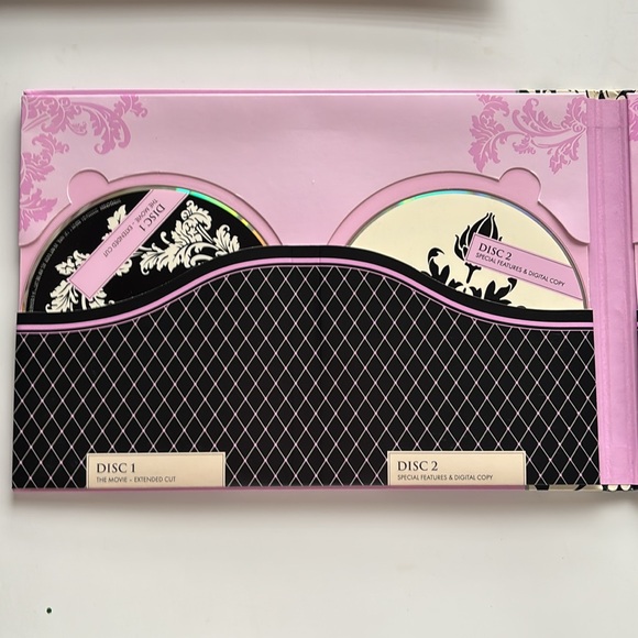 Sex and the City The Movie The Wedding Collection Collector’s Edition DVD/Book - Picture 9 of 11